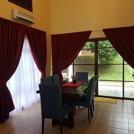 Green Villa Famosa Alor Gajah Malacca Exterior photo